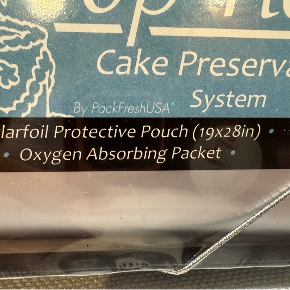 NEW Top Tier Cake Preservation System Oxygen-Free - Sealed Box (19 x 28 inches) - Picture 2 of 7